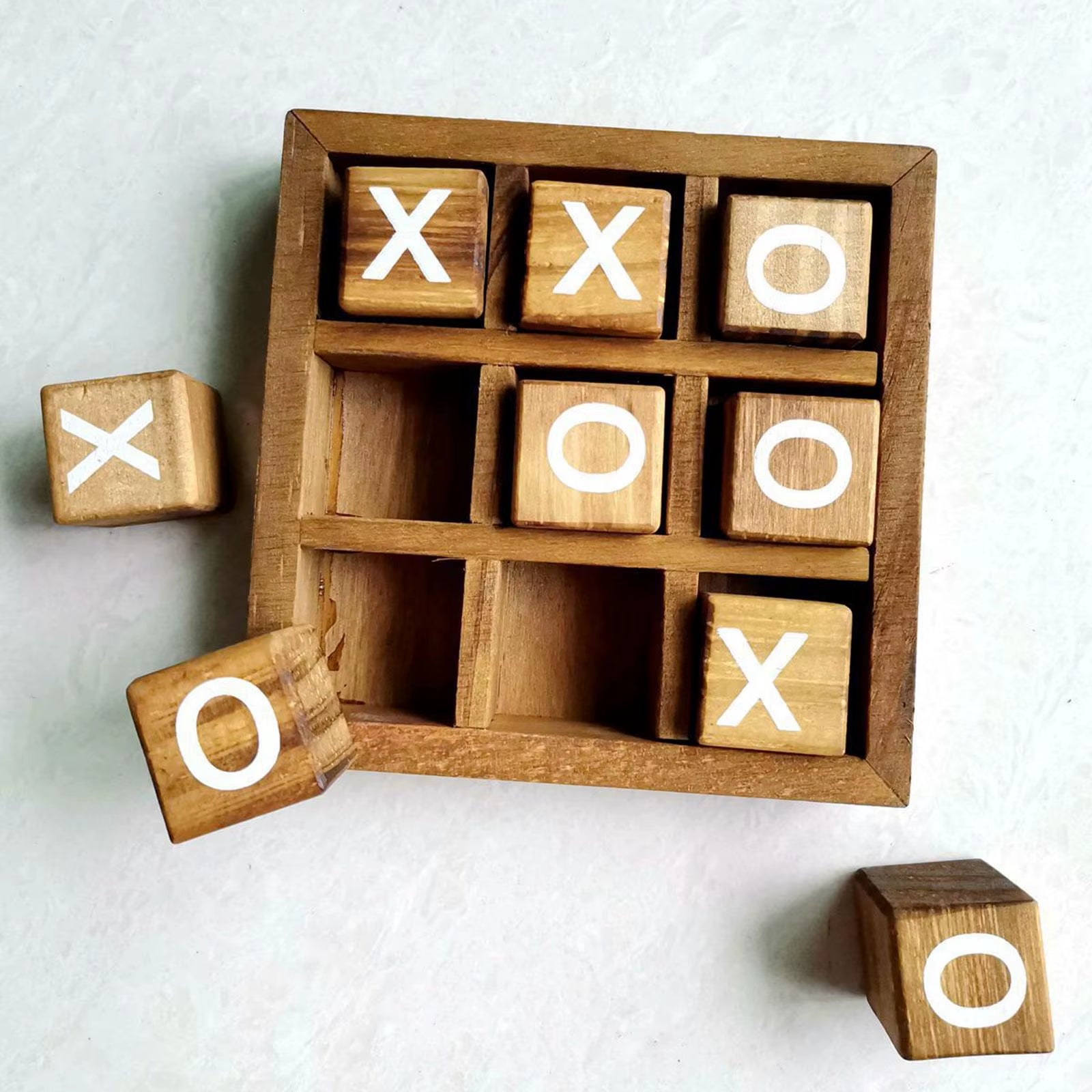 Wooden Tic Tac Toe Game - Engaging Indoor Brain Teaser for Travel and Social Gatherings